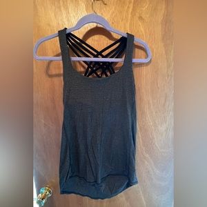 EUC lululemon free to be wild tank Sz 6